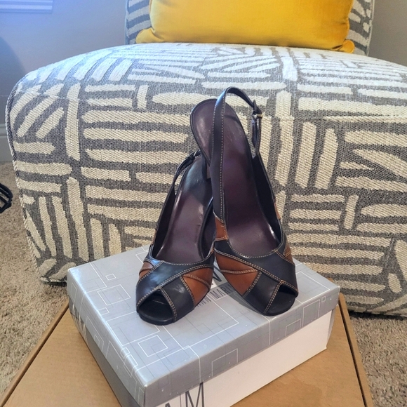 Women's Open-Toed Heels - Picture 2 of 4